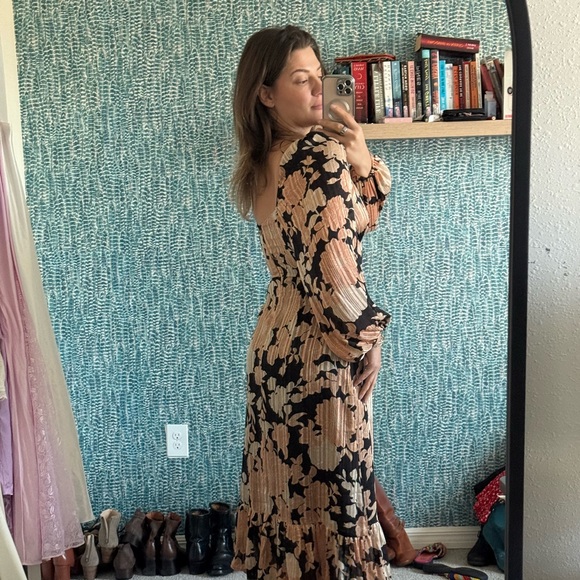 MINKPINK Revolve Bonnie Pleated Plisse Midi Dress Black Multi Floral Medium New - Picture 3 of 5